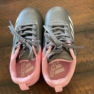 Toddler soccer cleats